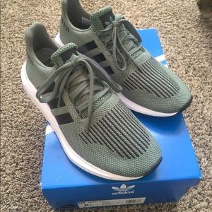 adidas swift run women olive